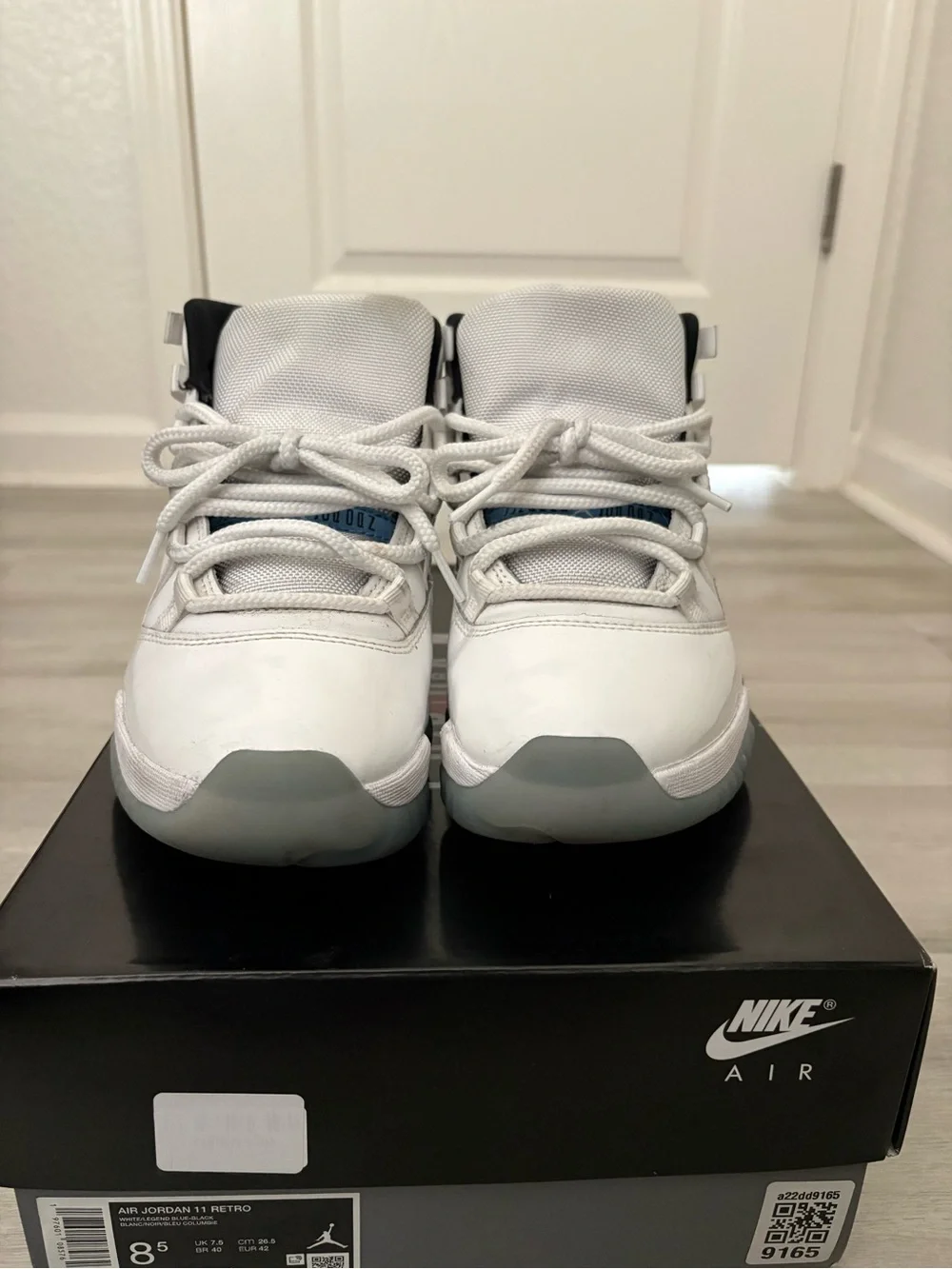 Jordan 11 Legend Blue
